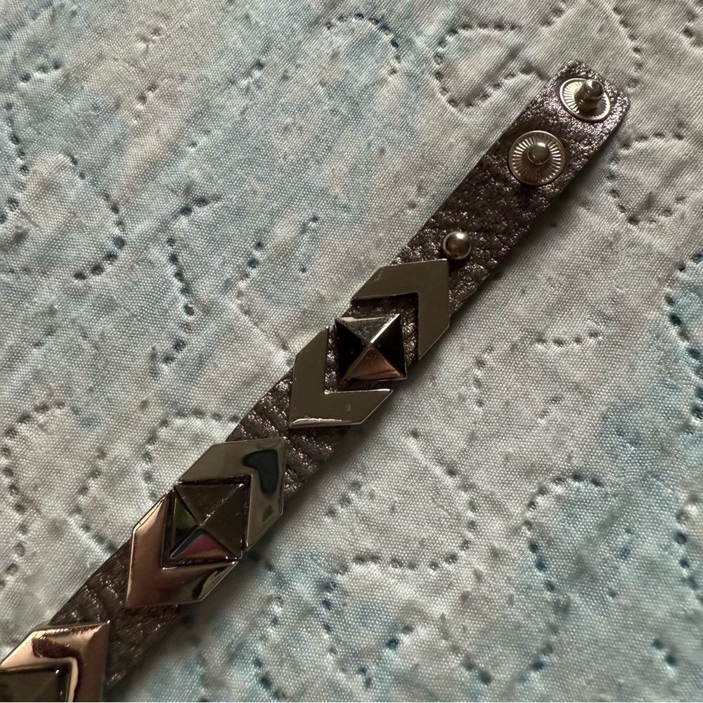 Silver and Grey Geometric Leather Bracelet - Picture 5 of 7